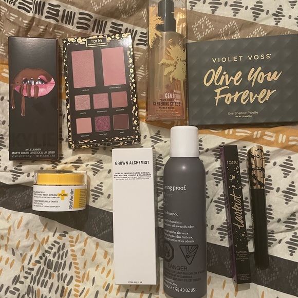 Makeup and Skincare NEW bundle - Picture 1 of 2